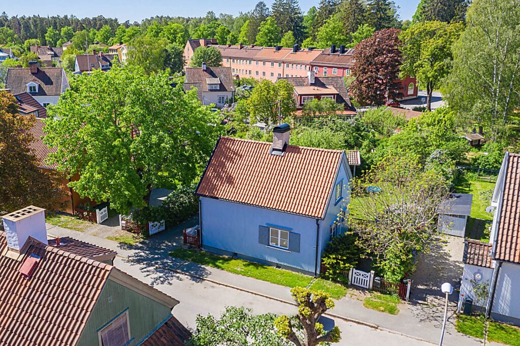 Putsad Fasad 2 planshus. Täby Näsbydal